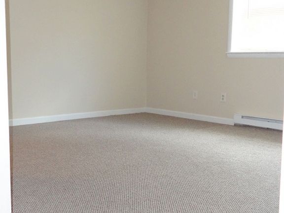 5th image of 35 Parkwood St #Basement