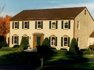 2 Tremont Ln, Brookfield, CT 06804