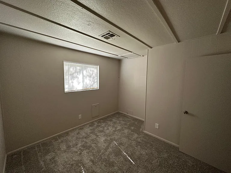 711 W Colt Dr — Photo 10