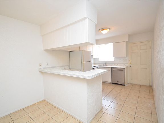 2nd image of 6305 Westward St APT 124