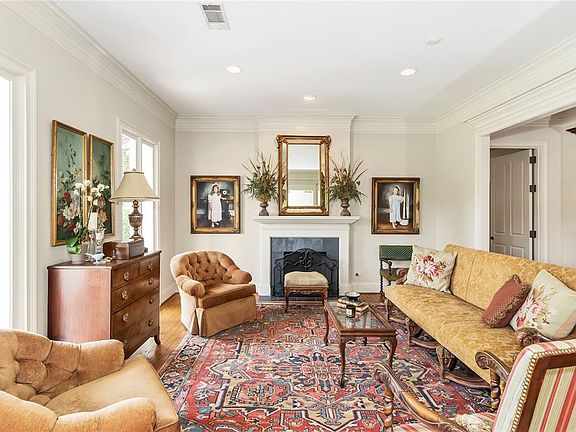 5th image of 5550 Woodside Cir