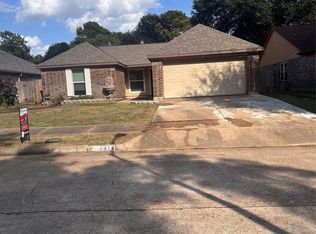 7819 Trabajo Dr, Houston, TX 77083