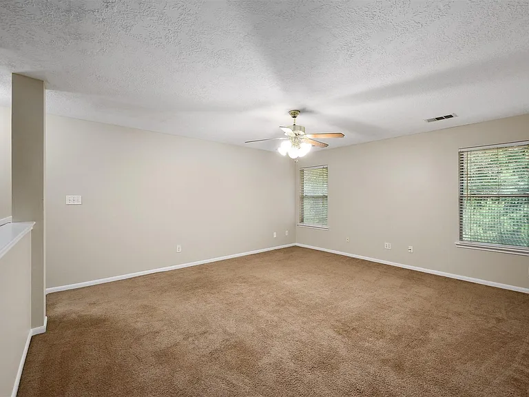 1631 Stonehaven Village Cir — Photo 10