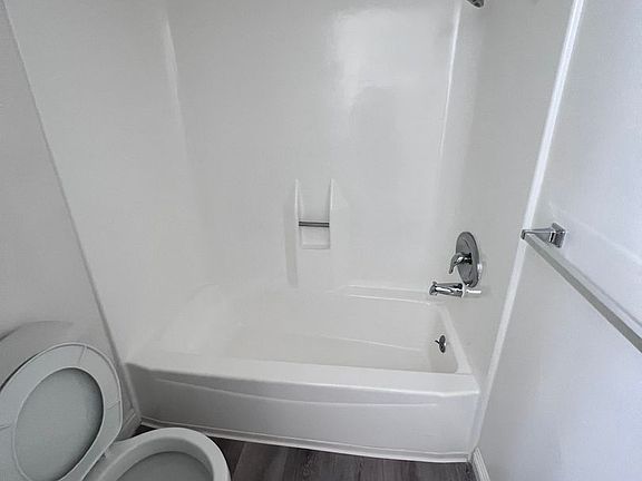 4th image of 1585-1595 N Chestnut Ave #310