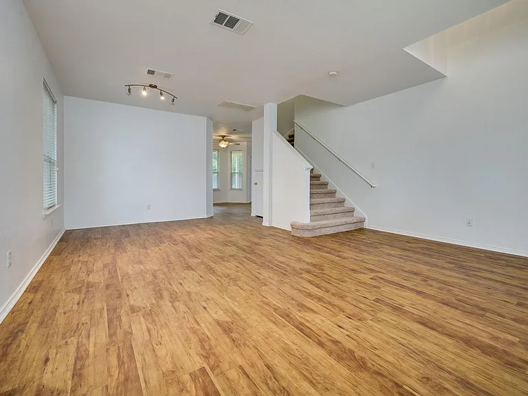 1112 Sundrop Pl — Photo 28