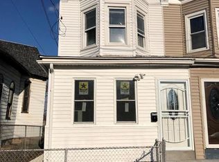 2711 Hayes Ave, Camden, NJ 08105