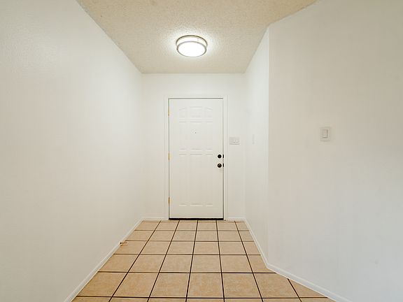 2nd image of 10451 Canyon Vlg