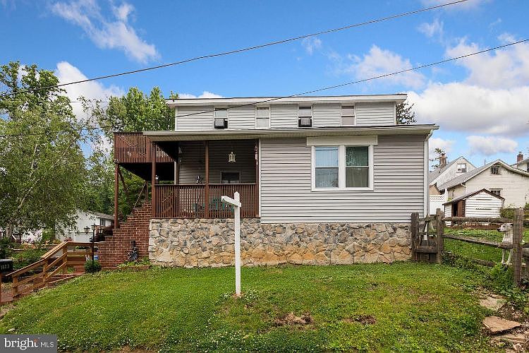 1st image of 1423 Parkland Ave