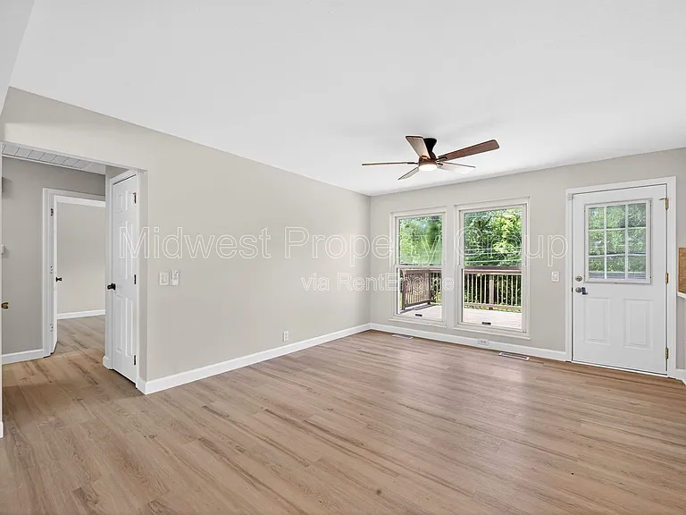 2765 Chelsea Dr — Photo 19