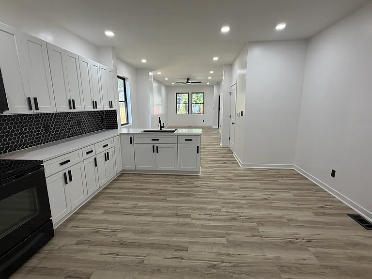 3614 N Illinois St — Photo 14