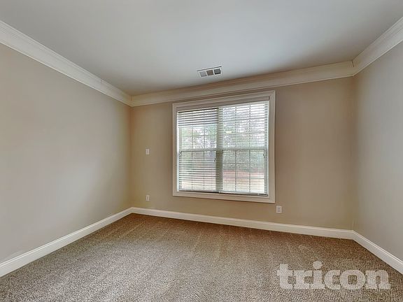 5th image of 252 Langshire Dr