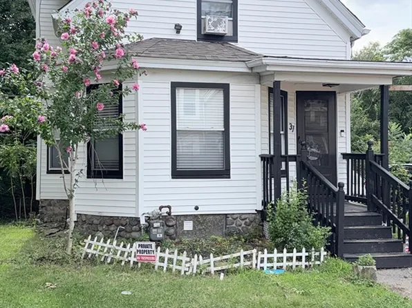 37 Hunt St, Brockton, MA 02302