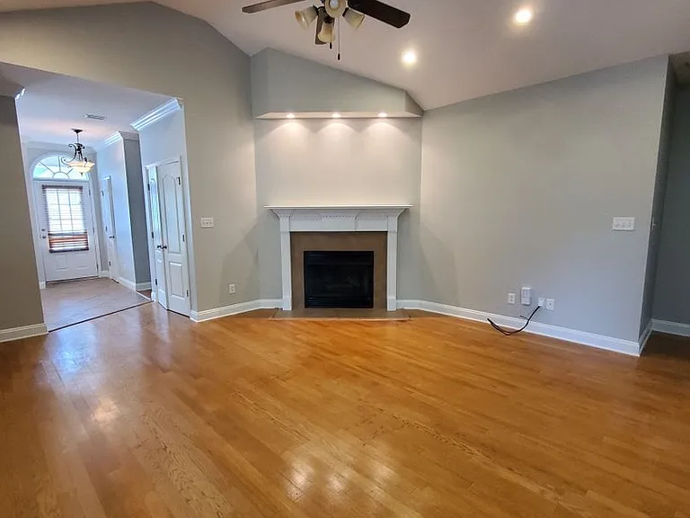 3815 Napa Dr — Photo 2