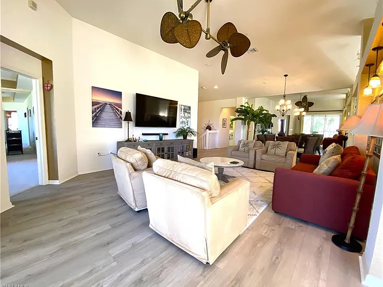 1570 Winding Oaks Way #201 — Photo 17
