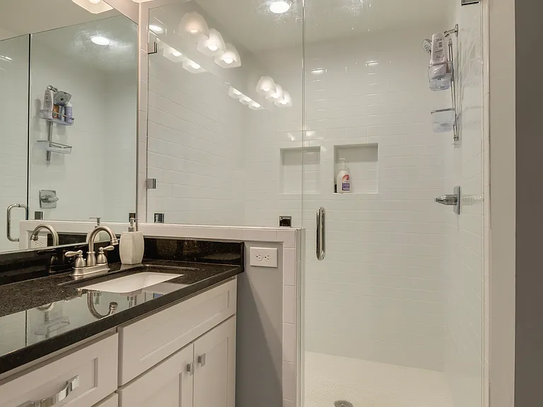 508 Morton Ave — Photo 35