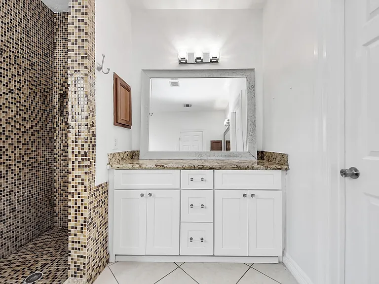 18315 Brenwood Manor Dr — Photo 25