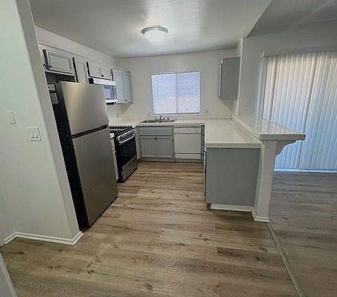 3rd image of 6545 Fulton Ave #206