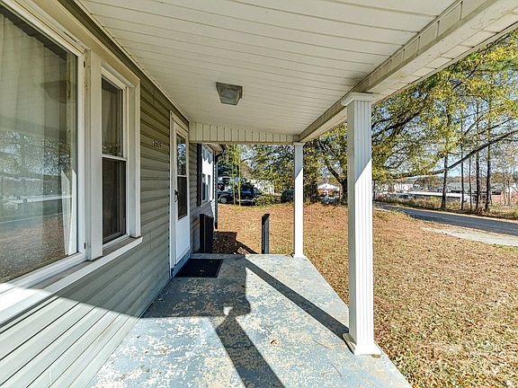 4th image of 2609 Linda Ave