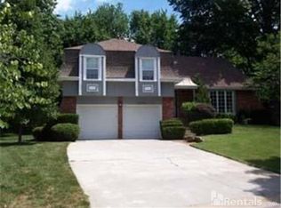 10710 W 98th St, Overland Park, KS 66214