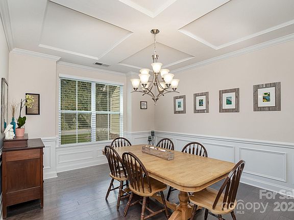 4th image of 306 Monteray Oaks Cir #24