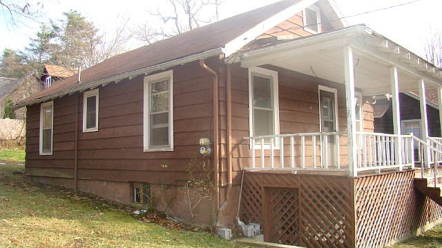 2nd image of 436 Wallingford St