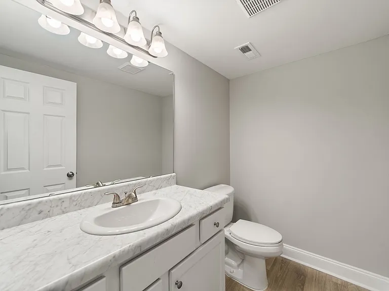 3227 Regents Park Ln #C — Photo 13