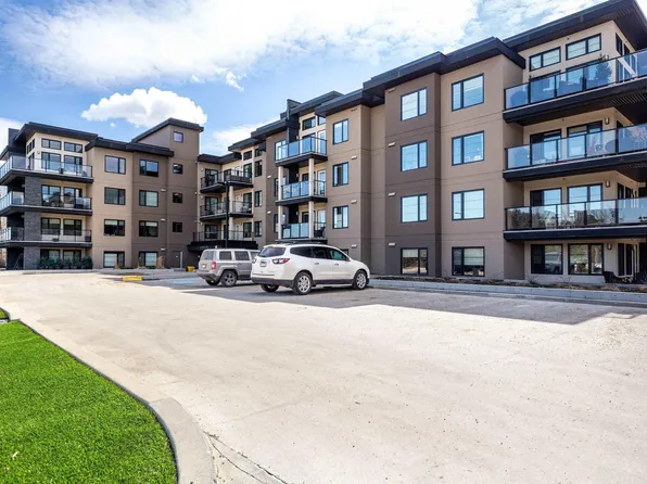 5025 Edgemont Blvd NW #108, Edmonton, AB T6M 0S8