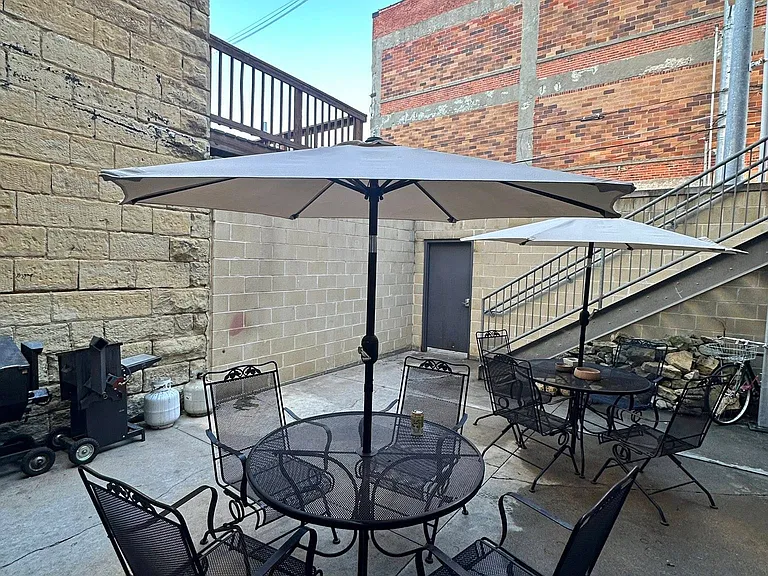537 W 2nd St #201 — Photo 11