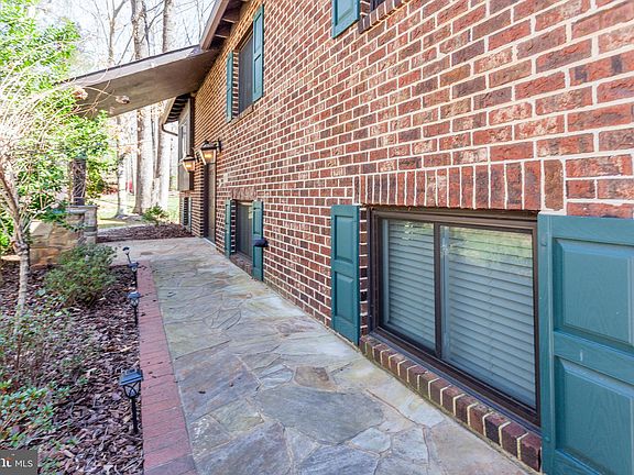 2nd image of 6111 Occoquan Forest Dr
