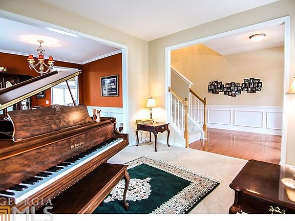 5th image of 302 Hearthwood Dr