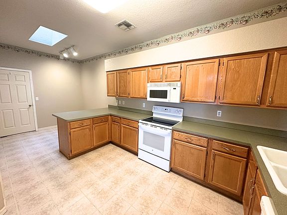4th image of 44 Enclave Dr