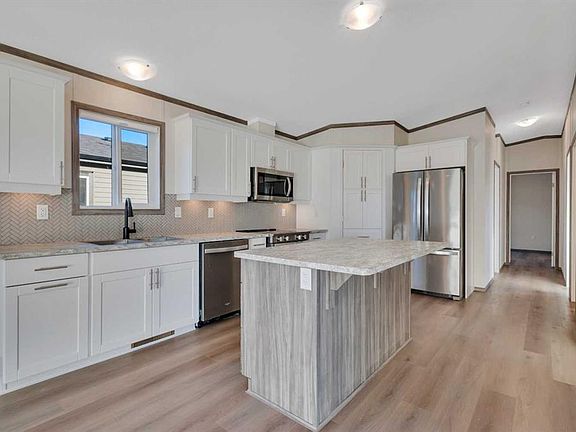 2nd image of 78 McKay Pl