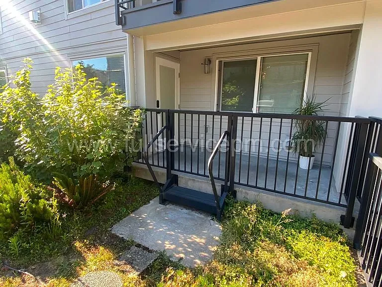 9416 1st Ave NE #108 — Photo 30