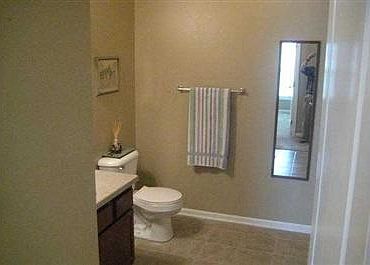 5th image of 2402 NE Oak Dr Unit 4