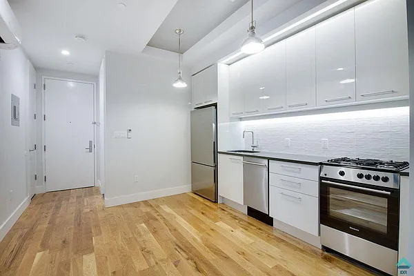 Rented by EXR | media 25