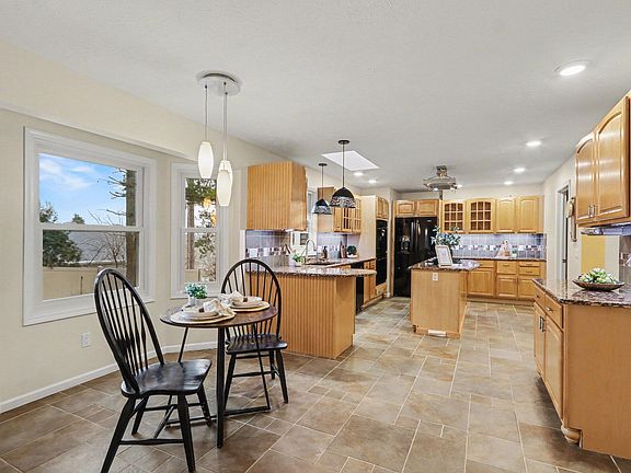 5th image of 10466 N Riverview Dr