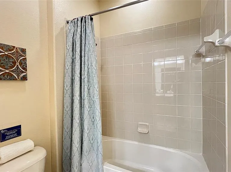 2353 Victoria Dr — Photo 13
