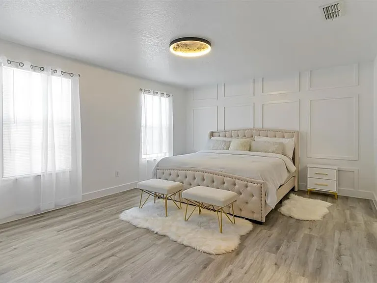 16748 Lazy Breeze Loop — Photo 16