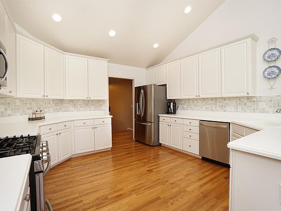 4th image of 7415 Wynstone Ct