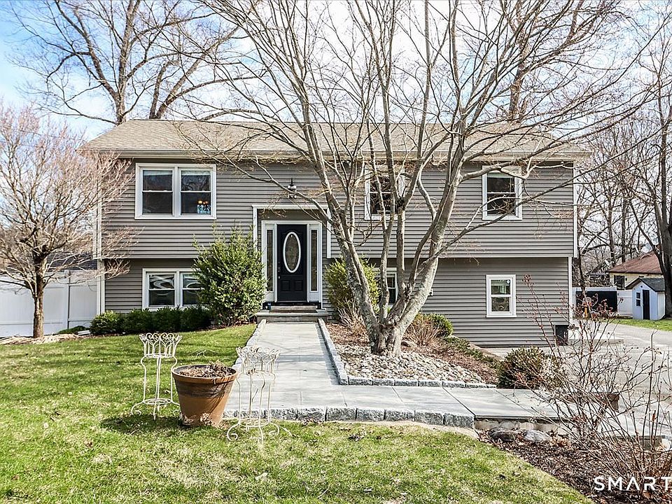 1st image of 3 Ken Oaks Drive