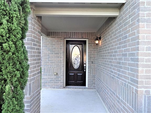 2nd image of 104 Easton Glen Ln