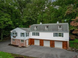 3438 Oak Hill Rd, Emmaus, PA 18049