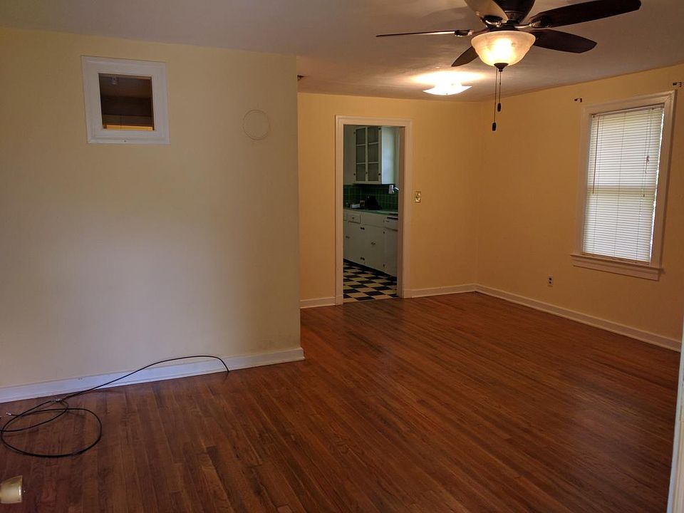 living room/dining room