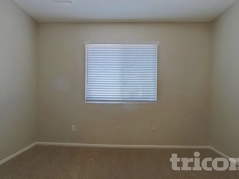 3413 E Dragoon Ave — Photo 11