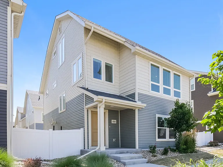 4734 N Tower Ct — Photo 5