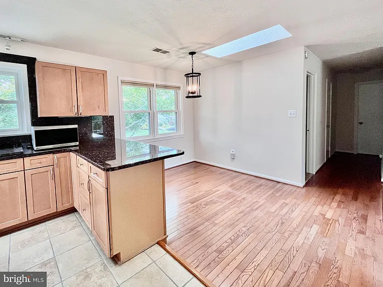 5350 Ravensworth Rd — Photo 60