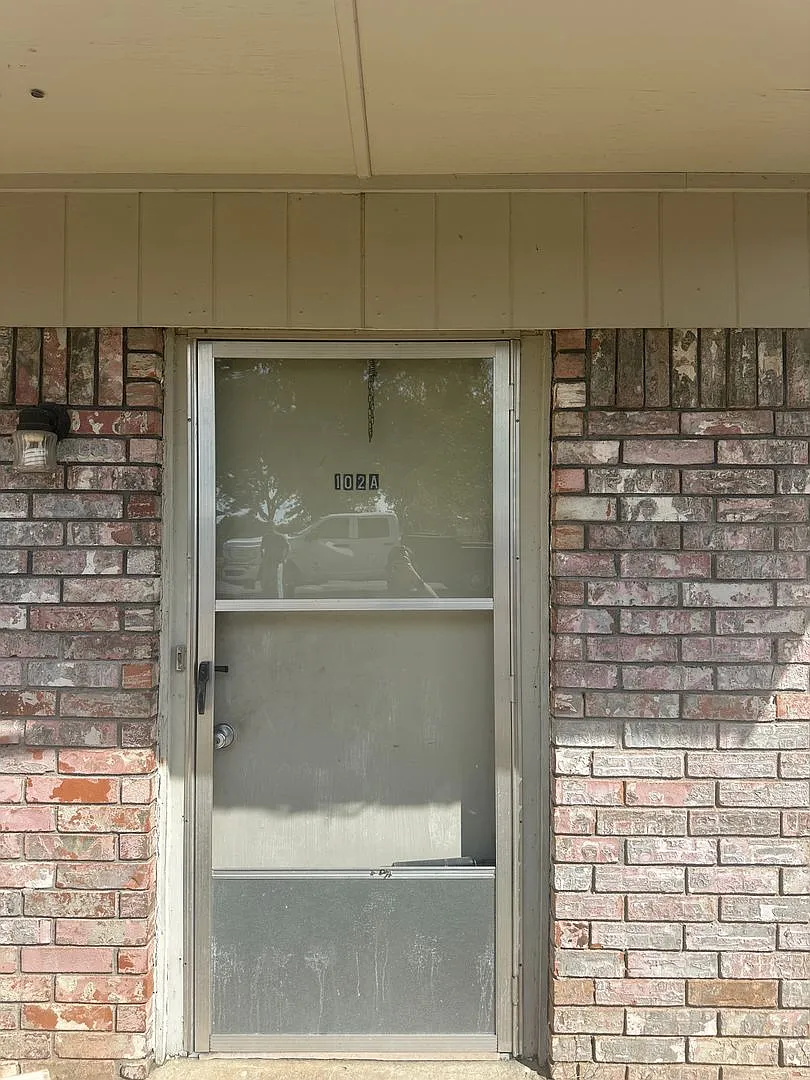 102 Maple Drive Duplex — Photo 2