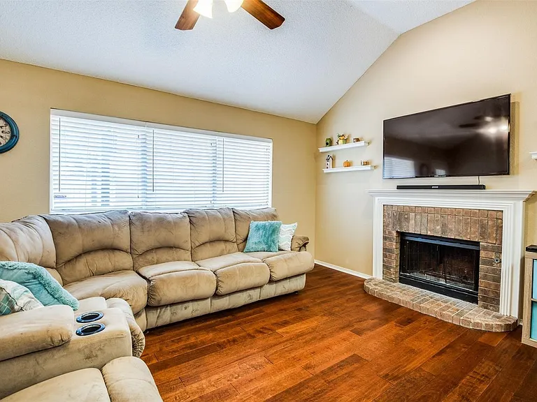 1109 Ashby Dr — Photo 13