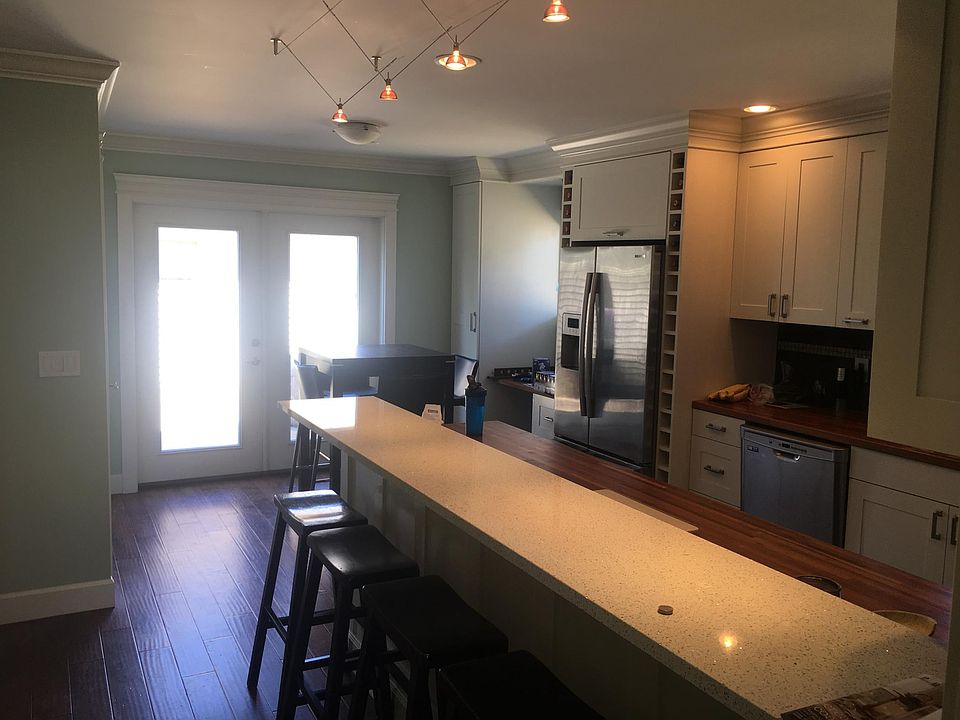 Kitchen bar