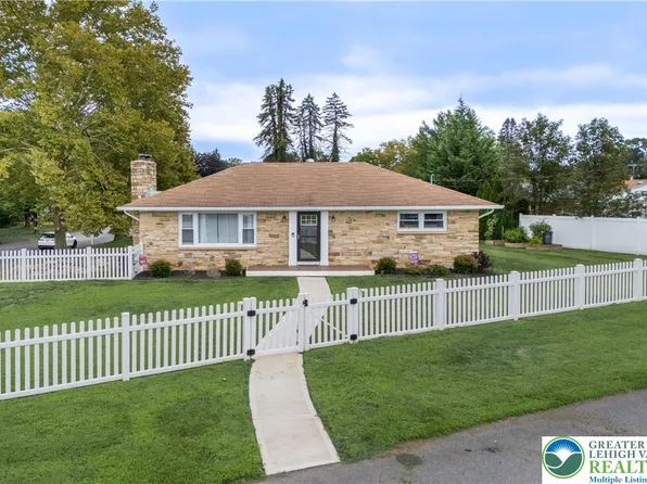 12 Kendon Dr, Easton, PA 18045
